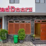 Reddoorz Plus Near Jogja City Mall 5