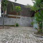 Reddoorz Plus Near Jogja City Mall 5